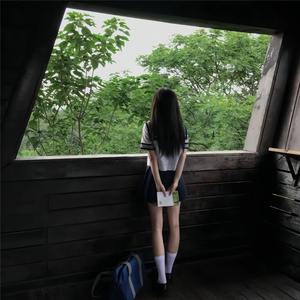 宋雨琦被爽高潮流牛奶
